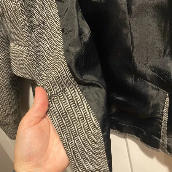 Levine Classics Vintage Herringbone Blazer - Picture 4 of 5